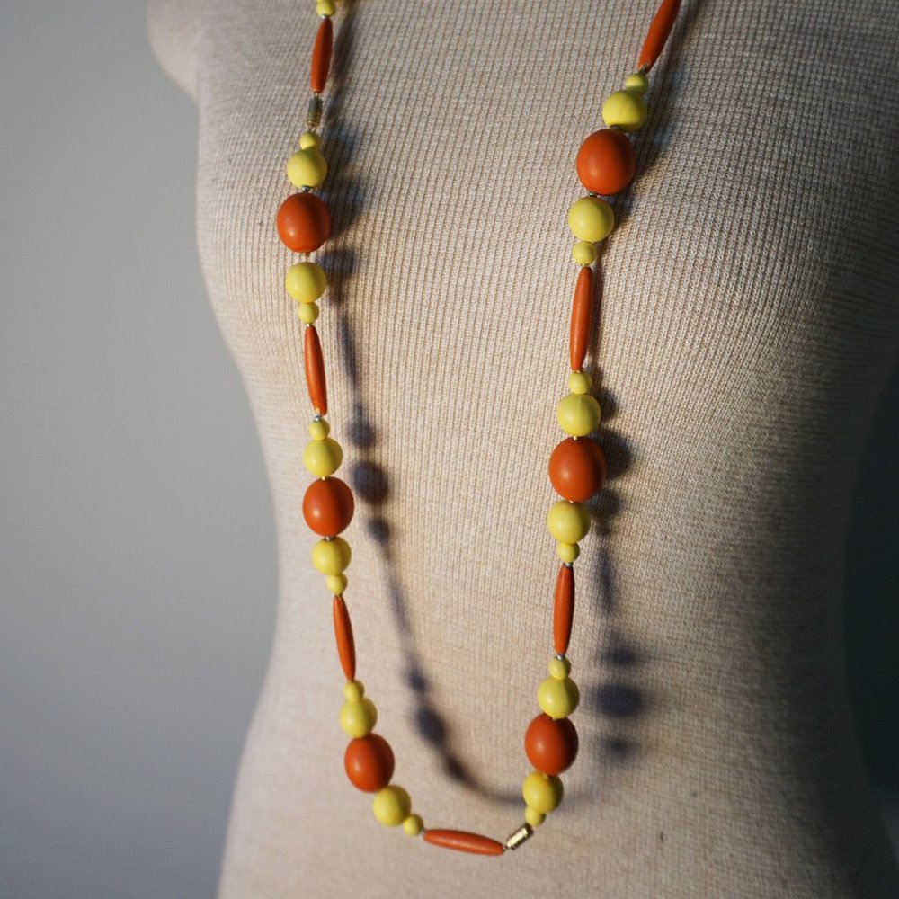 Vtg Bead Necklace (4 sections!)